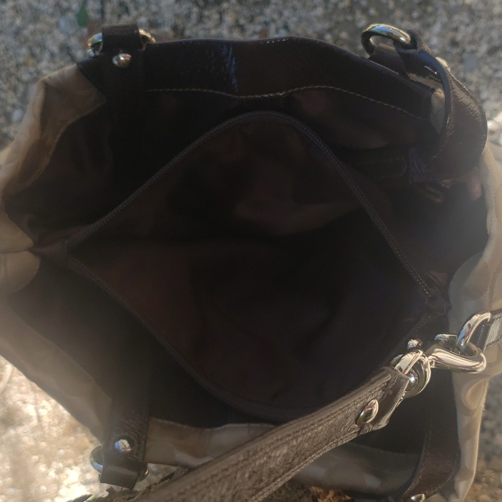 Handbag - Picture 4 of 10